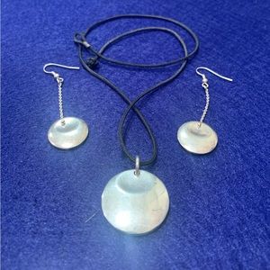 Tiffany & Co Elsa Peretti Round Pendant and matching earrings